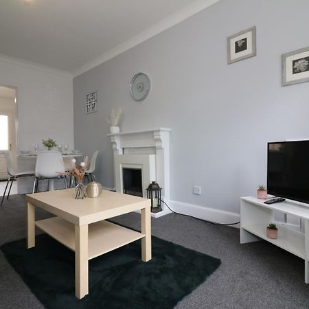 Signature - Gartlea House Apartman Airdrie Kültér fotó
