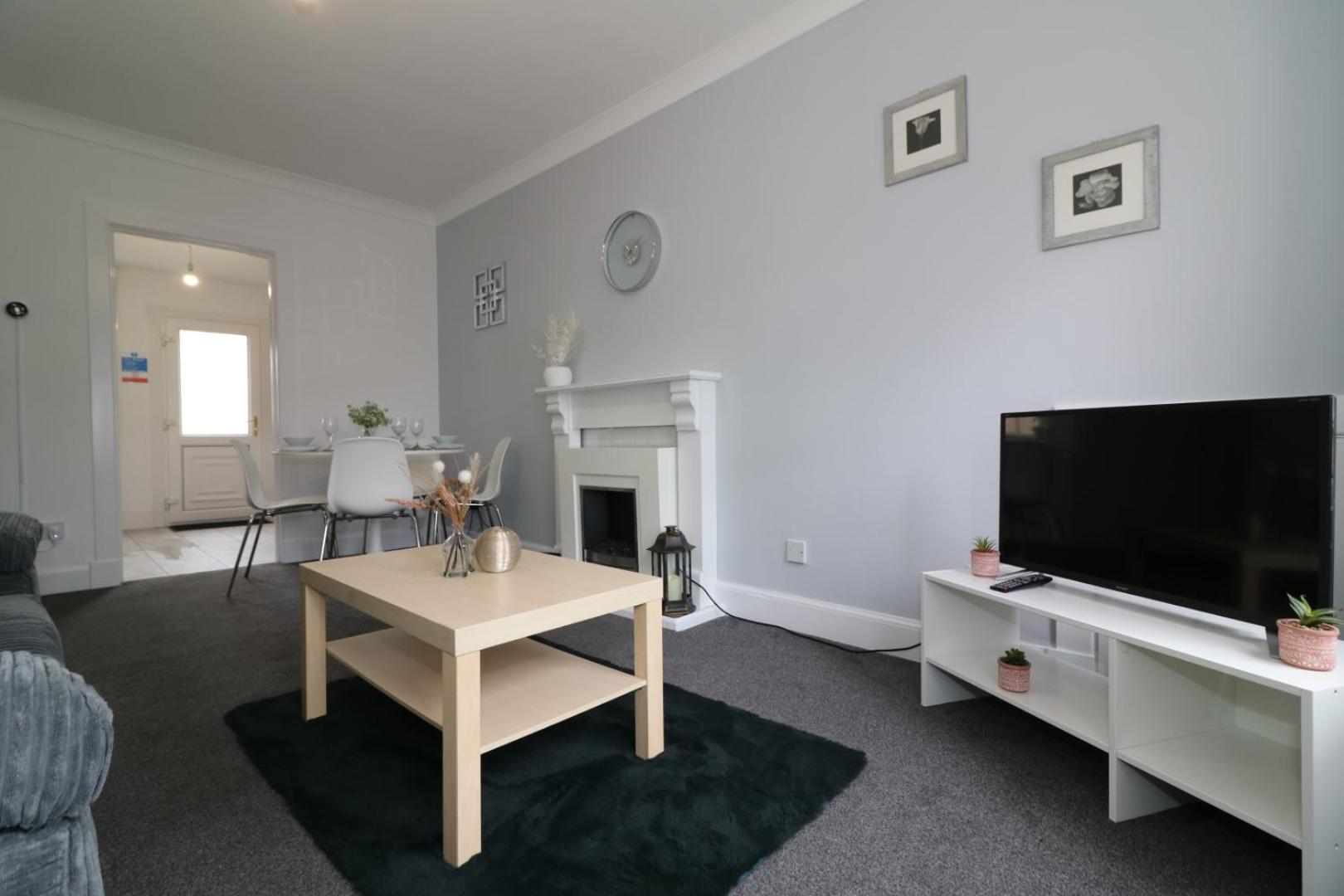 Signature - Gartlea House Apartman Airdrie Kültér fotó
