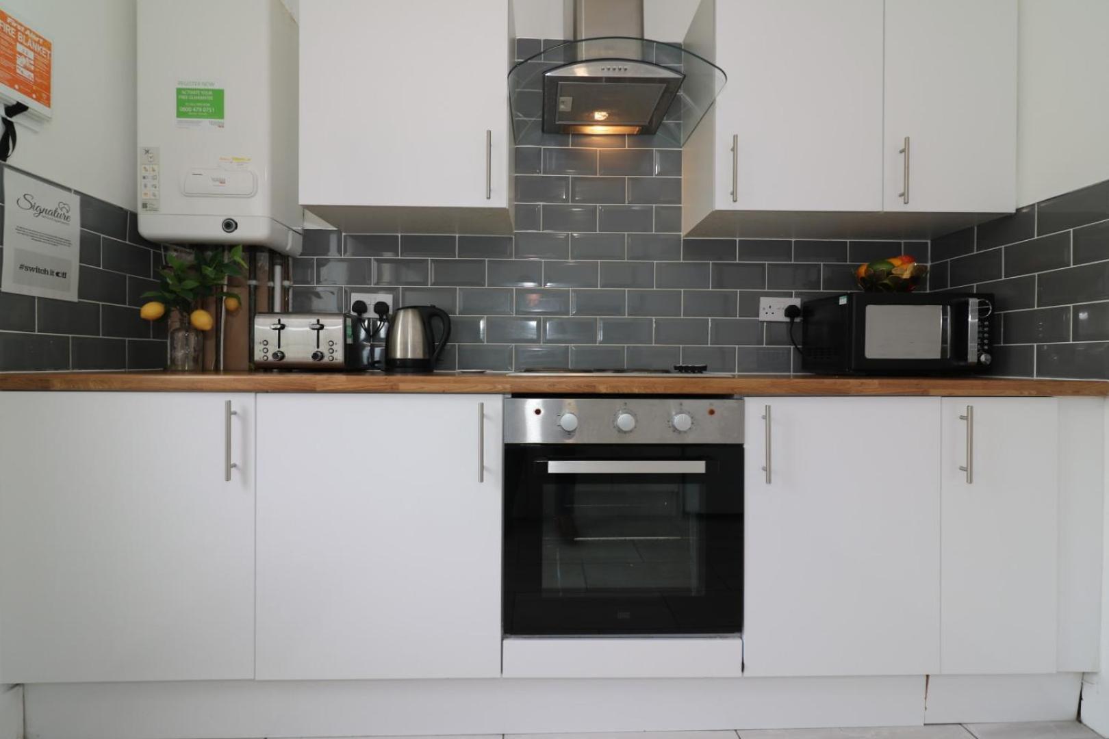 Signature - Gartlea House Apartman Airdrie Kültér fotó
