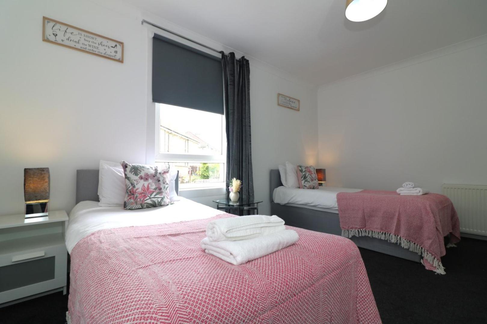 Signature - Gartlea House Apartman Airdrie Kültér fotó